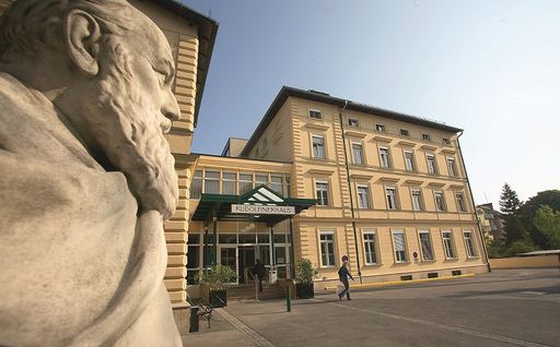  Eingang Rudolfinerhaus Privatklinik