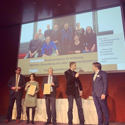 Vorschau Bild von Verleihung der eAwards - Sieg für Justiz 3.0