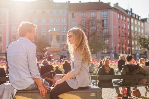 Sonnenfreuden am Gärtnerplatz / Weiterer Text über ots und
www.presseportal.de/nr/115169 / Die Verwendung dieses Bildes ist für
redaktionelle Zwecke honorarfrei. Veröffentlichung bitte unter
Quellenangabe: "obs/München Tourismus/Christian Kasper"