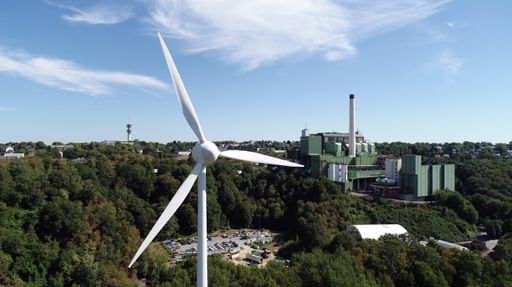 Die Windkraftanlage der "Bürgerwind Cronenberg" liefert Strom für
die Kunden des "Tal.Markt". Weiterer Text über ots und
www.presseportal.de/nr/128710 / Die Verwendung dieses Bildes ist für
redaktionelle Zwecke honorarfrei. Veröffentlichung bitte unter
Quellenangabe: "obs/WSW Wuppertaler Stadtwerke GmbH"