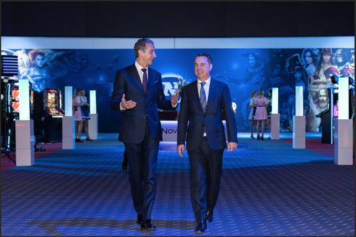 Vorschau Bild von Mag. Harald Neumann (CEO) und Mag. Thomas Graf
(CTO) auf der internationalen Glücksspielmesse in London.