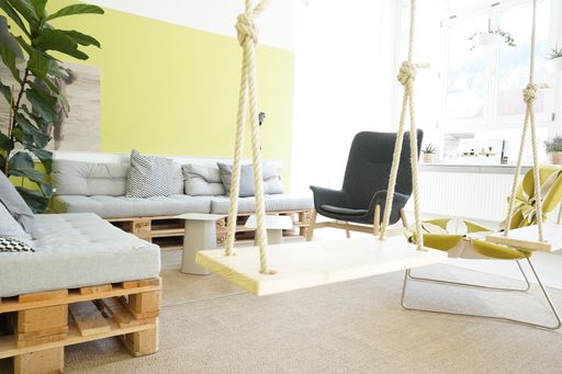 In Schramberg, dem Zentrum des Schwarzwälder Tüftlertums, hat die
Hansgrohe Group für ihr Innolab ein neues Zuhause gefunden. Weiterer
Text über ots und www.presseportal.de/nr/60793 / Die Verwendung
dieses Bildes ist für redaktionelle Zwecke honorarfrei.
Veröffentlichung bitte unter Quellenangabe: "obs/Hansgrohe SE"