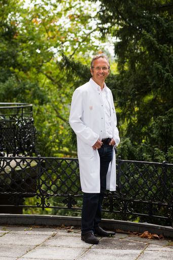 Vorschau Bild von Prof. Dr. Andreas Michalsen, Chefarzt der Abteilung für 
Naturheilkunde am Immanuel Krankenhaus Berlin und Professor für 
klinische Naturheilkunde der Charité -Universitätsmedizin Berlin