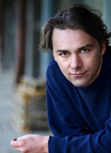 Alexander Lutz - der bekannte Schauspieler und
Pianist widmet sich erneut seinem erfolgreichen Soloprogramm