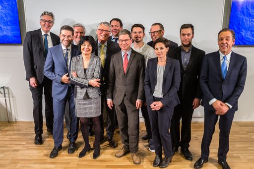 NEWTT-Projektpartner und Podiumsgäste der
Veranstaltung