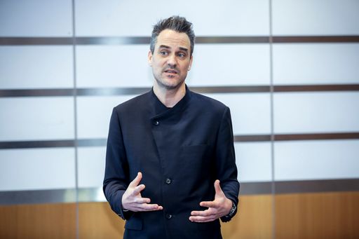 Durch die Fachkonferenz "Interne Kommunikation"
führt Transformationsexperte Nahed Hatahet, Vorstandsmitglied des
Kooperationspartners VÖSI.