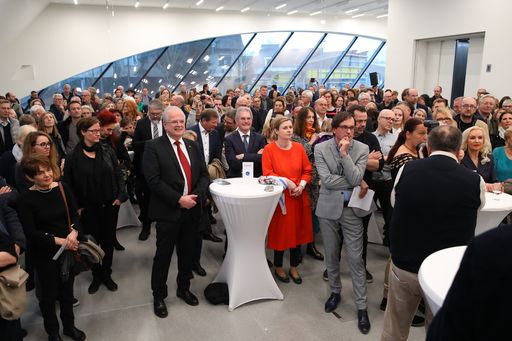 Vorschau Bild von Eröffnung der künstlerischen Interventionen im
Erdgeschoß der Landesgalerie Niederösterreich