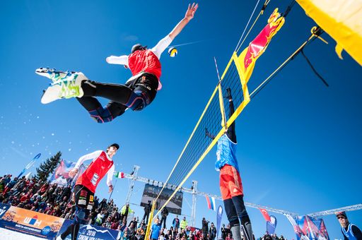 Vorschau Bild von Bis zu acht Damen- und acht Herrenteams batteln am
Wochenende 16.-17.3. auf der Turracher Höhe um den Österreichischen
Meistertitel im Snow Volleyball