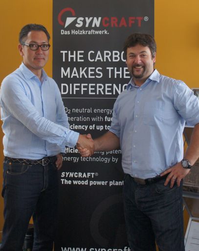  Shingo Numa,CEO Forest Energy und Marcel Huber, CEO
SynCraft Engineering nach Vertragsunterzeichnung
