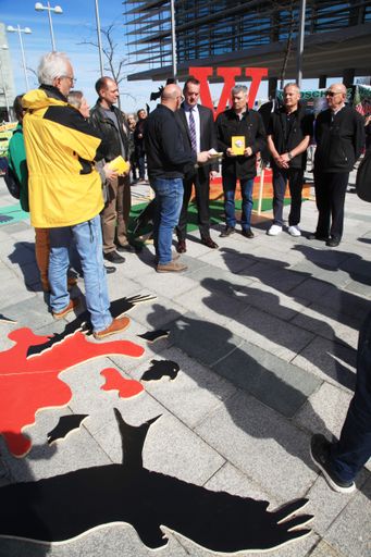 Vorschau Bild von Überreichung des Appells an NÖ Umweltanwalt Thomas
Hansmann: "Keine Windkraft in Naturnahen Wäldern des Waldviertels"