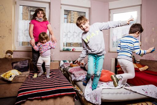 Kinder aus Leipzig (Reportage "Armes Deutschland", RTL II).
Weiterer Text über ots und www.presseportal.de/nr/6605 / Die
Verwendung dieses Bildes ist für redaktionelle Zwecke honorarfrei.
Veröffentlichung bitte unter Quellenangabe: "obs/RTL II/Magdalena
Possert"