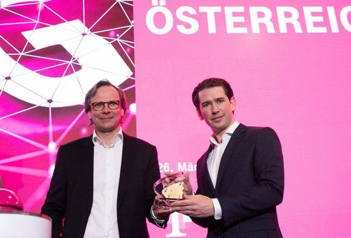 Vorschau Bild von Bundeskanzler Sebastian Kurz und Andreas Bierwirth,
CEO T-Mobile Austria, zum Start von 5G in Österreich.