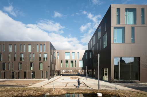  Karl Landsteiner Privatuniversität Westansicht