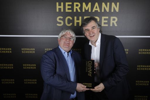  Award Übergabe an Wolfgang Auinger durch
TOP-Speaker Hermann Scherer