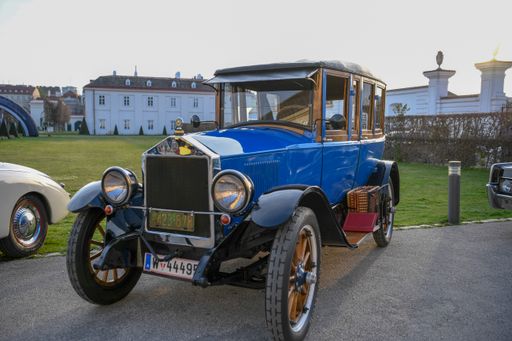 Vorschau Bild von Gewinnerfahrzeug des Concours de Nonchalance im
Rahmen der Präsentation des Oldtimer Guide 2019 - DORT Touring
Baujahr 1922