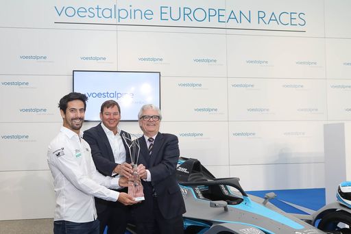 https://www.apa-fotoservice.at/galerie/18020/ Lucas
Di Grassi, Formel-E-Fahrer im Team Audi Sport ABT Schaeffler,
Frederic Espinos, Sporting Director Formula E und Wolfgang Eder,
Vorstandsvorsitzender voestalpine