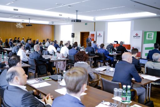  : Sektionschef Dr. Michael Losch stellt die
Energiepolitische Agenda 2019 und besonders den aktuellen Stand des
Energie Ausbau Gesetzes vor.