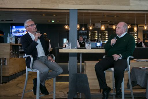 Vorschau Bild von Beim Talk im ice Q, Österreichs höchstgelegenem Haubenrestaurant,
sprach Rainer Pariasek (l.) mit dem legendären FC Bayern-Macher Uli
Hoeneß.