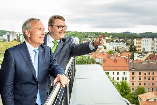 Christian Purrer und Martin Graf (re.) legen
Erfolgsbilanz 2018 für Energie Steiermark vor