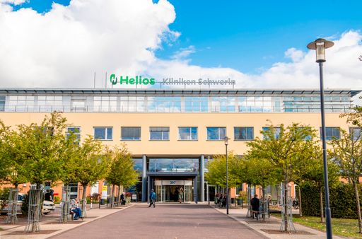 Vorschau Bild von Die Helios Kliniken Schwerin gehören zu den größten Kliniken
Norddeutschlands und verfügen als Maximalversorger über nahezu alle
Fachgebiete der Medizin. Weiterer Text über ots und
www.presseportal.de/nr/82105 / Die Verwendung dieses Bildes ist für
redaktionelle Zwecke honorarfrei. Veröffentlichung bitte unter
Quellenangabe: "obs/MSH Medical School Hamburg/maxpress"