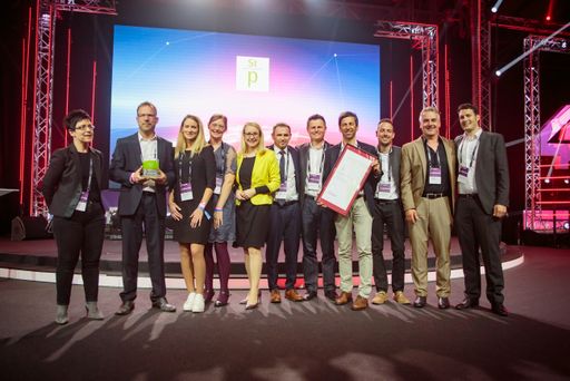 Vorschau Bild von Verleihung des Staatspreises Digitalisierung in der Kategorie
"Digitale Transformation" an CUBES GmbH für "CUBES".