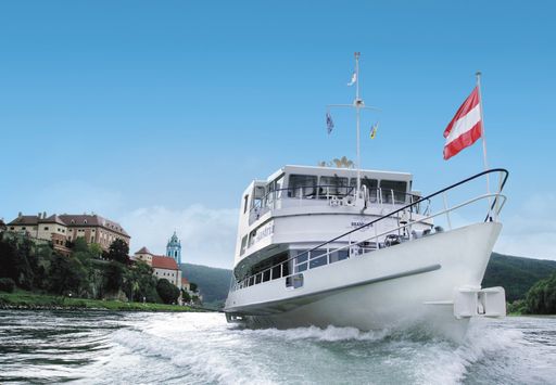 MS Austria vor Dürnstein