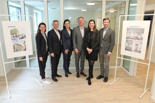 Vorschau Bild von Thermalbad Vöslau_Birgit Aichinger, Alfred Hudler,
Christiane Wenckheim, Christoph Prinz, Carina Eichberger, Herbert
Schlossnikl
