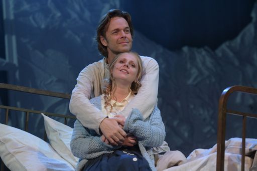  Musical "Dr.Schiwago" im Rahmen des
5.Musicalfrühlings, im Stadttheater in Gmunden. Dieses Bild zeigt
eine Szene aus der Aufführung