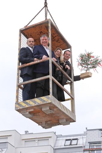 Vorschau Bild von Feier zur Dachgleich zum Projekt "Wohnen am
Baumgartner-Casino-Park" der SEESTE Wien Projekt GmbH