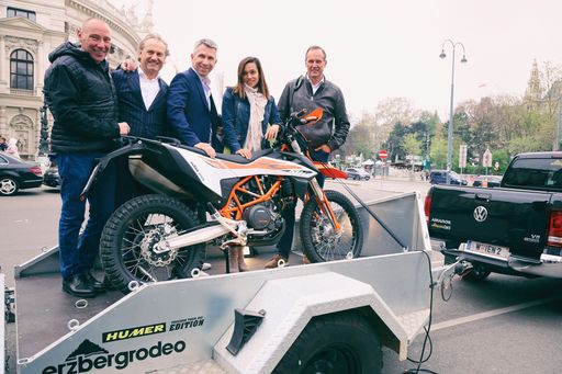 Vorschau Bild von Die Teilnehmer der Erzbergrodeo XX5 Pressekonferenz, 11.04.2019,
Cafe Landtmann Wien