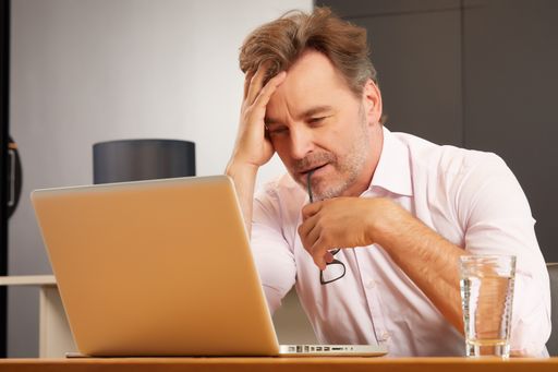 Vorschau Bild von Selbstständige oder Manager in Wirtschaft und Industrie kennen
das: Der Arbeitstag bietet kaum Atempausen und die Verantwortung ist
hoch.