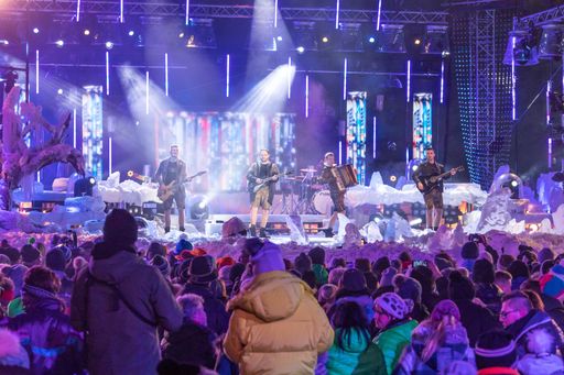 Vorschau Bild von Die jungen Thierseer beim großen "Wenn die Musi spielt"
Winter-Open-Air 2019