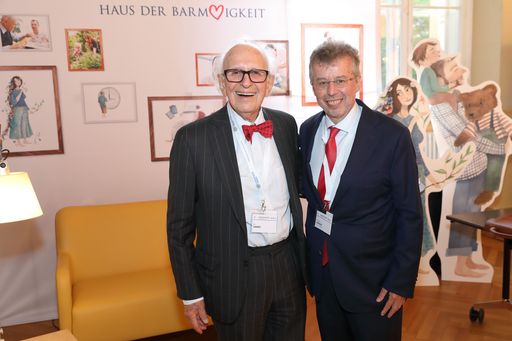 https://www.apa-fotoservice.at/galerie/18395 Im
Bild: Nobelpreisträger Eric Kandel (Keynote Speaker) und Univ.-Prof.
Dr. Christoph Gisinger (Institutsdirektor Haus der Barmherzigkeit
und Kongresspräsident Geriatriekongress)