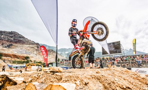  Topfahrer bei der Akrapovic One-On-One Rider
Presentation in der Acerbis Action Arena am Erzbergrodeo