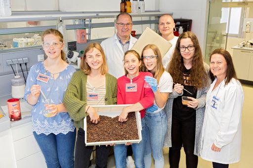 Vorschau Bild von Josef Manner & Comp AG; Töchtertag, 25. 4. 2019,
Wien; Schülerinnen sammeln bei Manner Erfahrung in den Berufsfeldern
Lebensmitteltechnik und Mechatronik