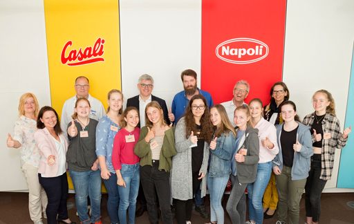 Vorschau Bild von Josef Manner & Comp AG; Töchtertag, 25. 4. 2019,
Wien; Schülerinnen sammeln bei Manner Erfahrung in den Berufsfeldern
Lebensmitteltechnik und Mechatronik.