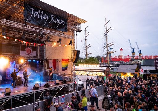 HAFENGEBURTSTAG HAMBURG mit kostenlosen Konzerten / Vielfältiges
Musikprogramm auf zwölf Bühnen. Weiterer Text über ots und
www.presseportal.de/nr/12520 / Die Verwendung dieses Bildes ist für
redaktionelle Zwecke honorarfrei. Veröffentlichung bitte unter
Quellenangabe: "obs/Hamburg Messe und Congress GmbH/HMC/Romanus
Fuhrmann"