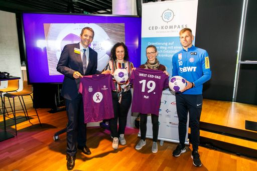 Vorschau Bild von Präsentation der Kampagne #DUbistnichtallein für
Betroffene von Chronisch Entzündlichen Darmerkrankungen (CED-Kompass
und FK Austria Wien)
