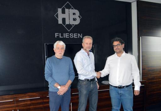 Radovan Baltic (Seniorchef Baltic Fliesen GmbH),
Reinhard Hirtl (Geschäftsführer HB Fliesen GmbH), Vanja Baltic
(Geschäftsführer Baltic Fliesen GmbH) (v.l.n.r.)