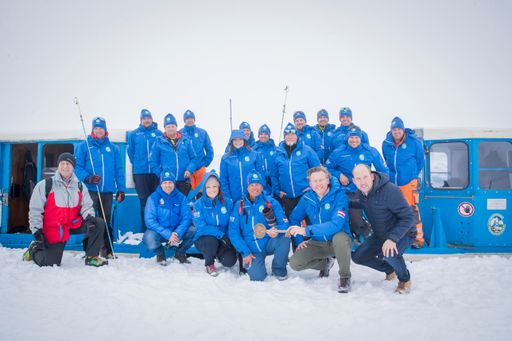 Vorschau Bild von Die beiden Bürgermeister Josef Schachner (l) und
Hannes Schernthaner (r) der Anrainergemeinden Heiligenblut am
Großglockner und Fusch an der Großglocknerstraße mit dem Vorstand
der Großglockner Hochalpenstraßen AG Johannes Hörl und den
„GROHAGlern“.