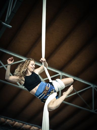 Vorschau Bild von Aerial Silk - eine der Trendsportarten am
Bodyweight-Day