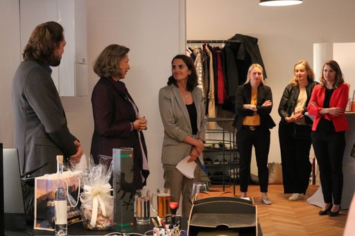 Vorschau Bild von Möglich wurde der Umzug dank Aufrüstung der Infrastruktur mit
Glasfaserkabel. Dies betonte GF Matthias Dengg auch bei der
Eröffnung am vergangenen Donnerstag