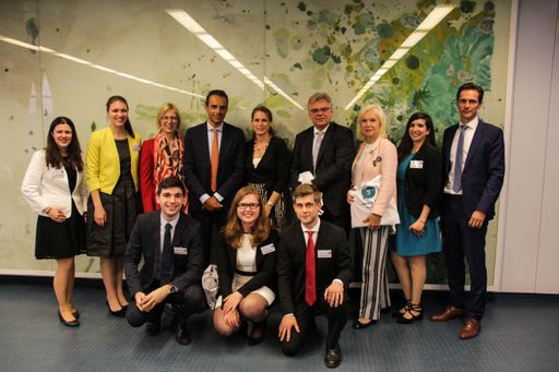Der Vorstand des LLP Wien sowie die Diskutanten.