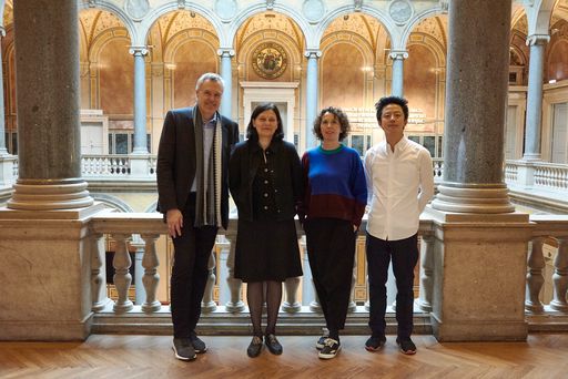 Jury, MAK-Schindler-Stipendien 2019/20 (v. l. n.
r.): Christoph Thun-Hohenstein (Generaldirektor und
wissenschaftlicher Geschäftsführer, MAK), Lolita Jablonskienė
(Juryvorsitzende, Chefkuratorin, National Gallery of Art, Vilnius,
Litauen), Angelika Fitz (Direktorin, Architekturzentrum Wien) und
Jun Yang (Künstler, Wien, Taipei/Taiwan und Yokohama/Japan). ©
MAK/Georg Mayer