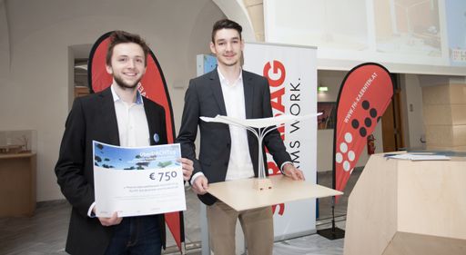Unter dem Projekttitel „überDACHT19 – leichte und
flexible Konstruktionen“ wurde vom Studienbereich Bauingenieurwesen
& Architektur der FH Kärnten in Kooperation mit proHolz ein
österreichweiter Ideenwettbewerb ausgeschrieben. Unter 71
eingereichten Projekten zeichnete die Jury ein Überdachungskonzept
der HTL Mödling als Siegerprojekt aus. Das Schülerteam freut sich
über ein Preisgeld in Höhe von 750,-Euro.