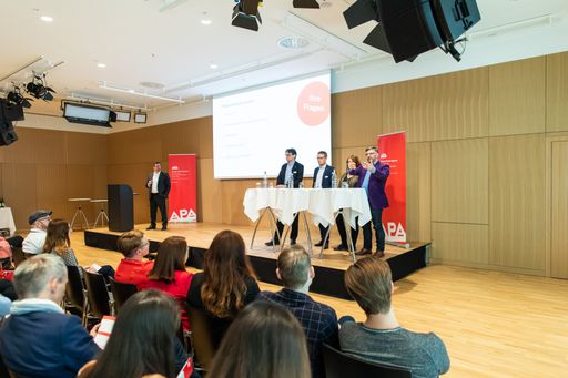 https://www.apa-fotoservice.at/galerie/16408/
Expertentalk zu visueller Kommunikationsstrategie in Linz