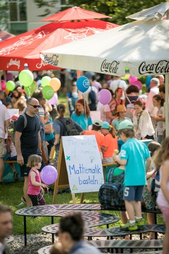 Vorschau Bild von Bild 3: Über 2000 Besucher beim IST Austria Open
Campus