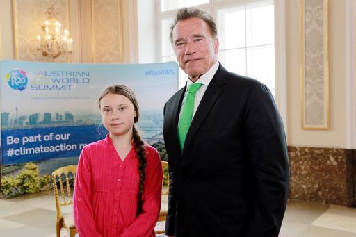 Zusammentreffen zweier Kämpfer für den Klimaschutz:
Arnold Schwarzenegger forderte „Lösungen anstelle von Bullshit“.
Auch Klimaaktivistin Greta Thunberg wurde deutlich: „Wir müssen es
beim Namen nennen: Es ist ein Notfall!“