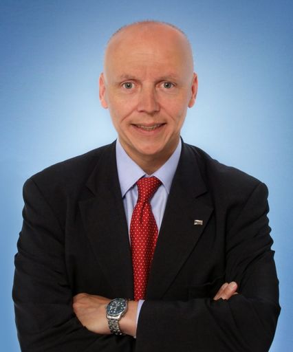 Vorschau Bild von Mag. FH Christian Bayer, Obmann Plattform der
berufsbezogenen Erwachsenenbildung, Geschäftsführer TÜV Austria
Akademie