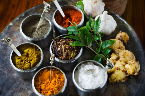 Ayurvedische Gewürze in der Bogenvillya, one world foundation,
Ahungalla, Sri Lanka